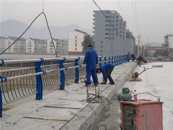 九龙坡不锈钢复合管护栏常见问题及解决方案